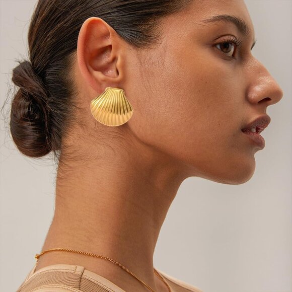 Gold Seashell Drop Earrings for Women Boho Beach Summer Jewelry Gift - Picture 4 of 5